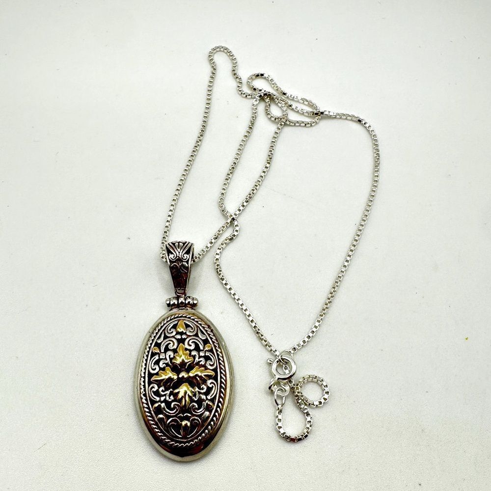 Stunning Oval-Filigree Silver and 14k Pendant with 20" 925 italy chain necklace!